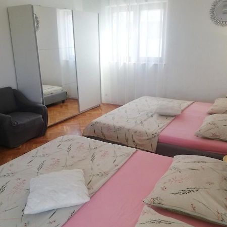 Apartment With Heated Pool And Sea View Trogir Exteriér fotografie