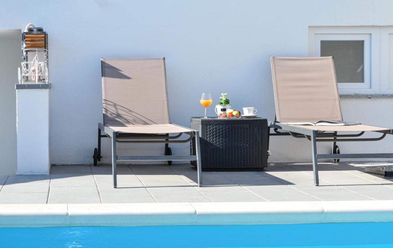 Apartment With Heated Pool And Sea View Trogir Exteriér fotografie