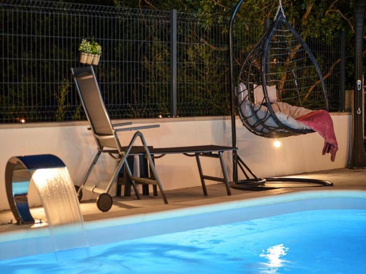 Apartment With Heated Pool And Sea View Trogir Exteriér fotografie