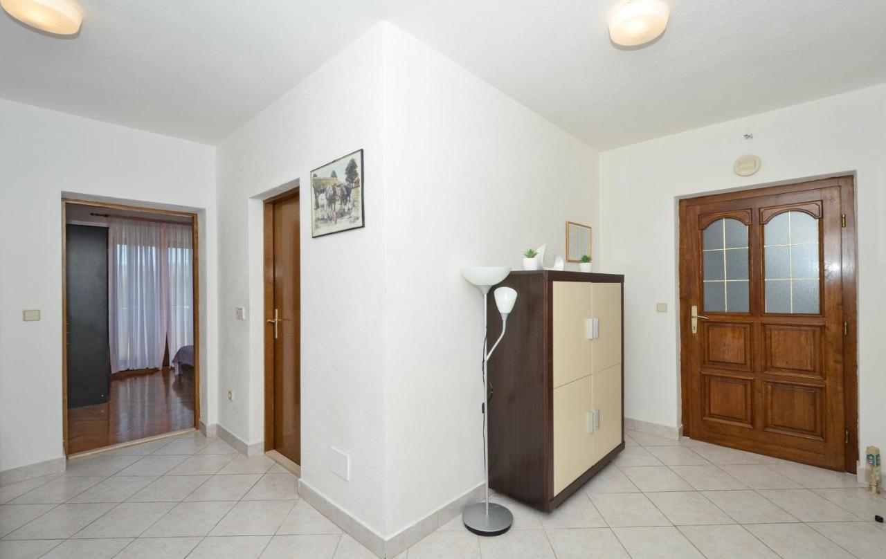 Apartment With Heated Pool And Sea View Trogir Exteriér fotografie