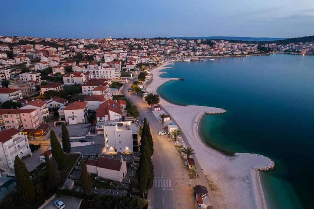 Apartment With Heated Pool And Sea View Trogir Exteriér fotografie