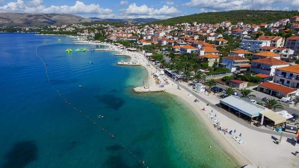 Apartment With Heated Pool And Sea View Trogir Exteriér fotografie